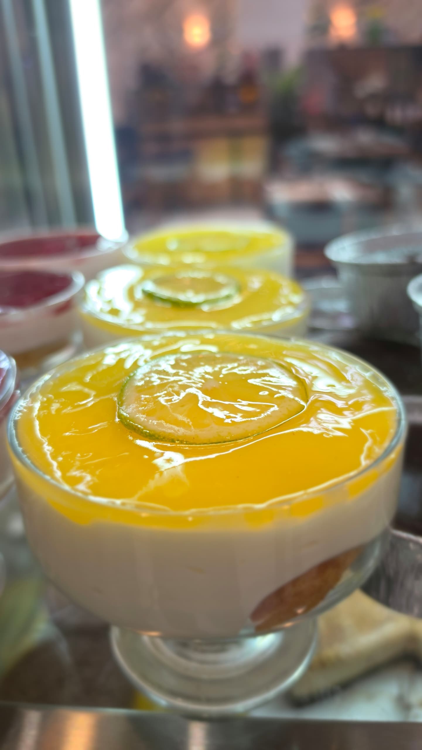 Dessert aux agrumes servi en verrine